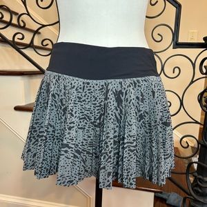 Lululemon skort/tennis skirt size 6